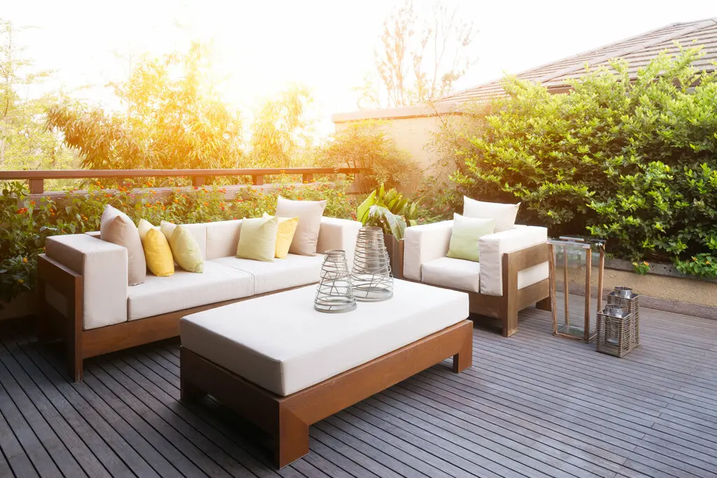 garten-eigener-terrasse-gartenmoebel-einrichten-wohnen-06 Terrasse mit Möbeln